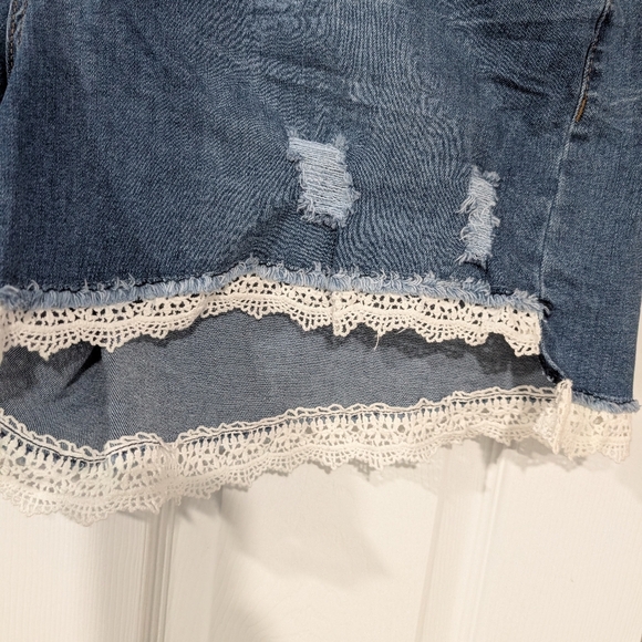 Lane Bryant Blue Medium Wash Denim Shorts with Lace Trim in Size 20 - Picture 5 of 11